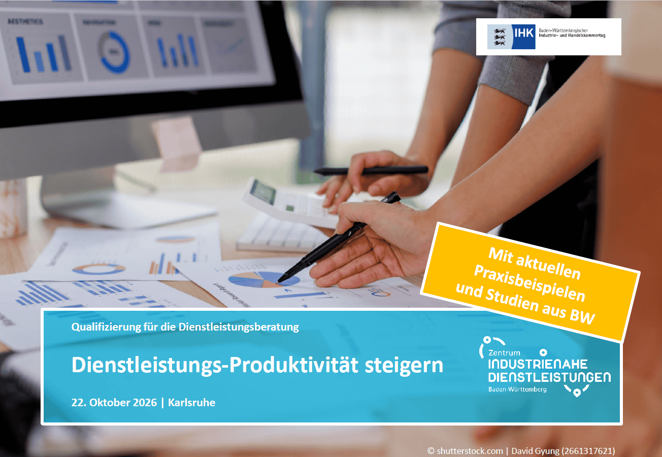 Team bei Qualifizierungsveranstaltung für Dienstleistungsberatung.